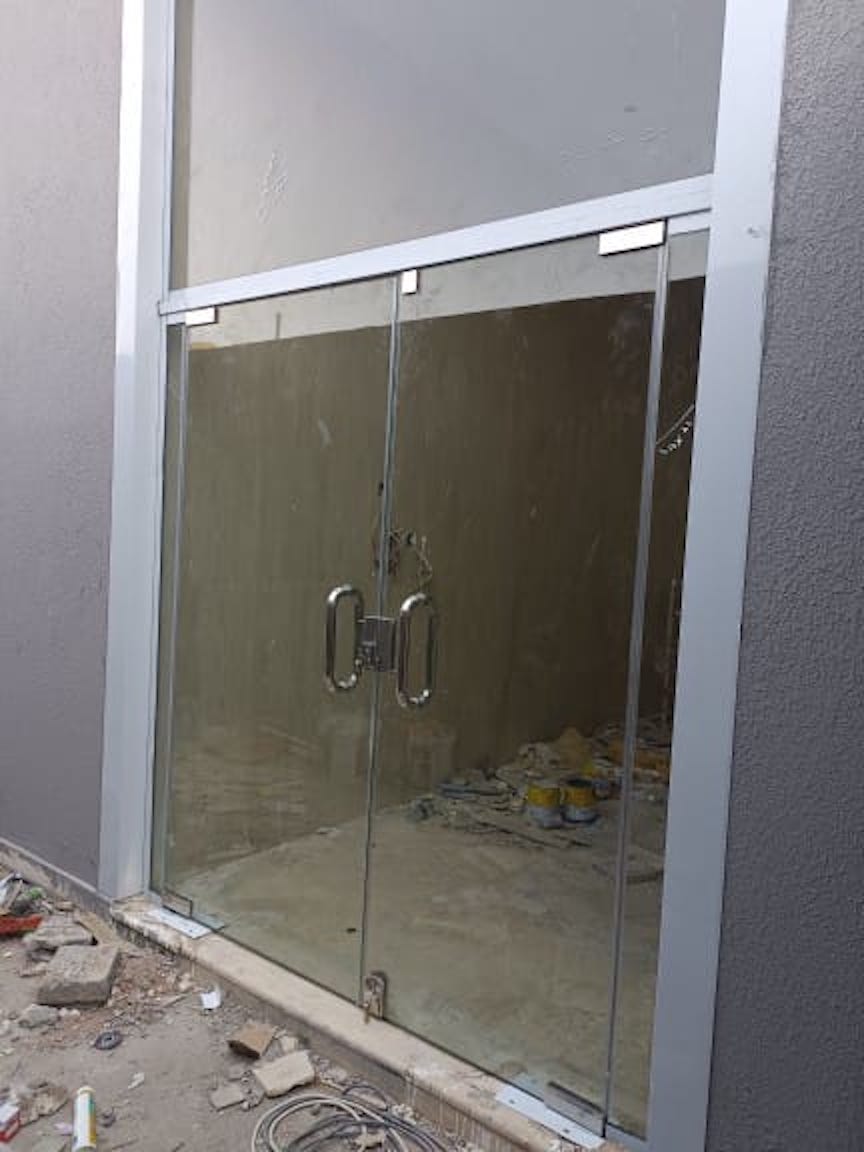 صورة زجاج الرياض